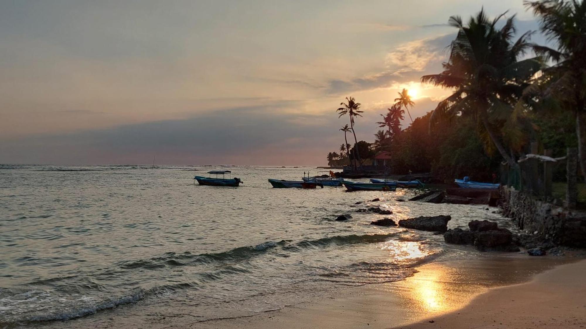 Hotel Beach Paradise Matara Exterior foto